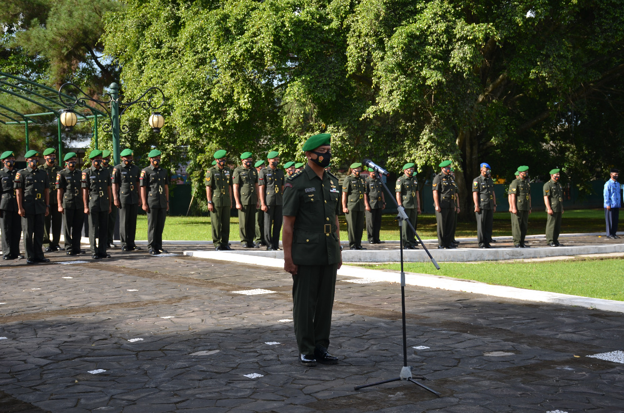 Sambut Hari Juang Kartika TNI AD TA. 2021, Prajurit Korem 073/MKT Laksanakan Ziarah ke Makam Pahlawa